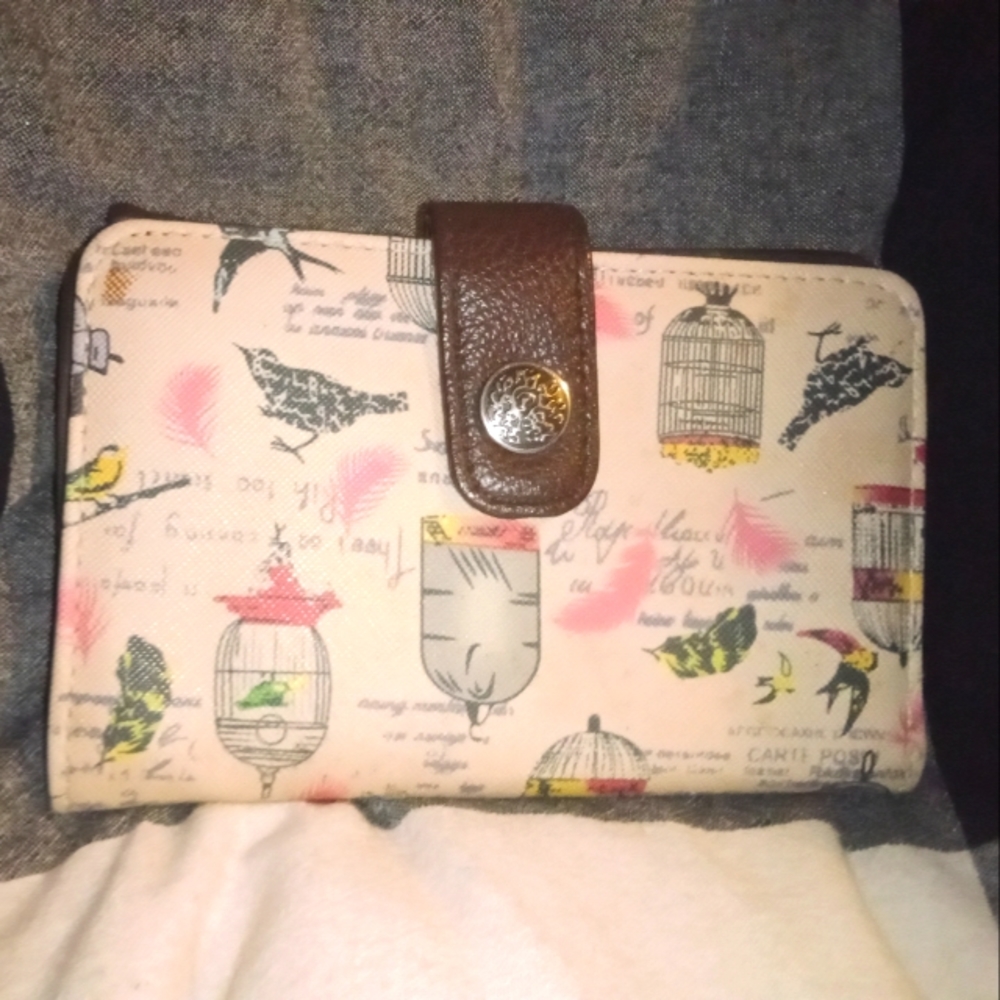 Women's Beautiful Relic " Bird Print '" Wallet.